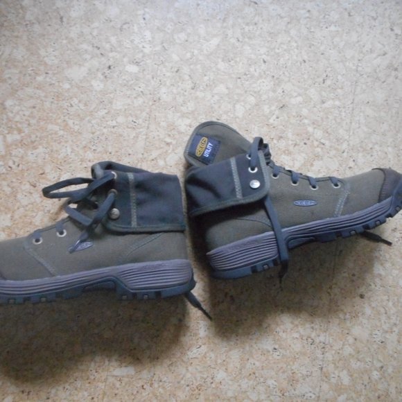 NEW KEEN utility boots men's size 9D - Picture 3 of 4